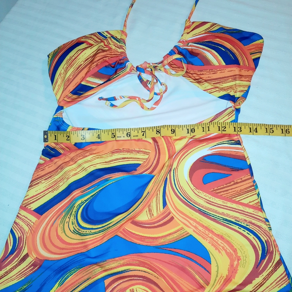 One-piece Swimsuit - Picture 7 of 11